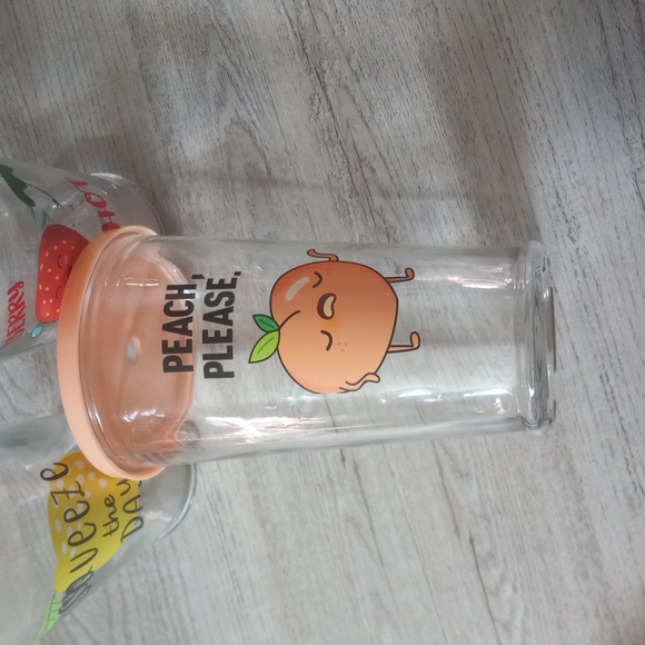 3  New Glass tumblers with fruit theme - Picture 2 of 4